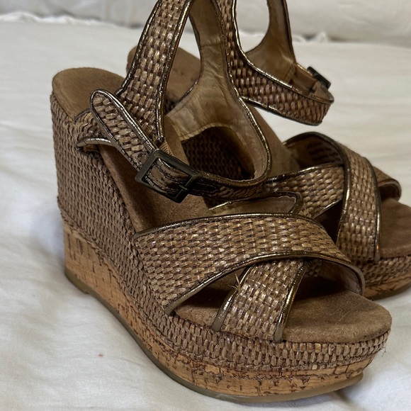 Very Volatile Tan Woven Wedges - Picture 1 of 6